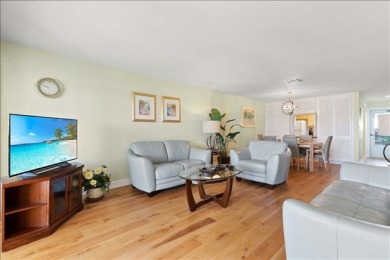 Lake House Your Cozy Beach Getaway 2 Bed 2 Bath Siesta Key Condo Walk to Beach, , on  in Florida - Lakehouse Vacation Rental - Lake Home for rent on LakeHouseVacations.com