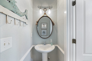 Lake House Cozy Coastal Cottage Is Extra Nice & 3 Minutes To Beaches! , , on Gulf of Mexico - Pensacola in Florida - Lakehouse Vacation Rental - Lake Home for rent on LakeHouseVacations.com