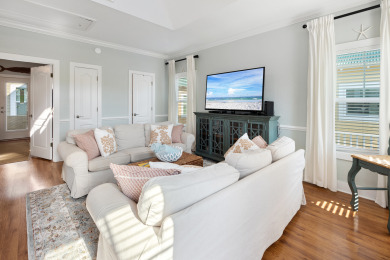 Lake House Cozy Coastal Cottage Is Extra Nice & 3 Minutes To Beaches! , , on Gulf of Mexico - Pensacola in Florida - Lakehouse Vacation Rental - Lake Home for rent on LakeHouseVacations.com