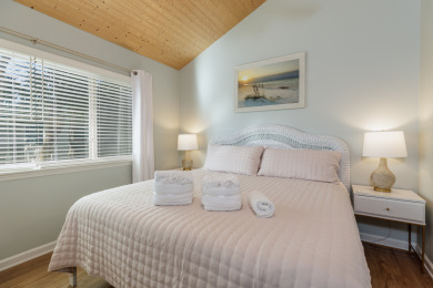 Lake House 905 Tanglewood Just across from the beach! 2 BR 2.5 Bath, Free Bikes, Pool, , on Atlantic Ocean - Hilton Head Island in South Carolina - Lakehouse Vacation Rental - Lake Home for rent on LakeHouseVacations.com