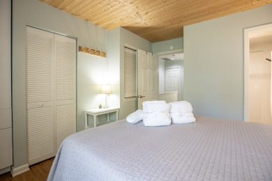 Lake House 905 Tanglewood Just across from the beach! 2 BR 2.5 Bath, Free Bikes, Pool, , on Atlantic Ocean - Hilton Head Island in South Carolina - Lakehouse Vacation Rental - Lake Home for rent on LakeHouseVacations.com