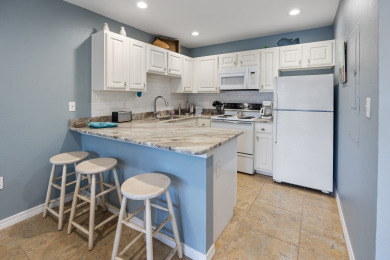 Lake House Vacations Are Grand At Grand Caribbean East! Specializing In Vacay Getaway, , on Gulf of Mexico - Pensacola in Florida - Lakehouse Vacation Rental - Lake Home for rent on LakeHouseVacations.com