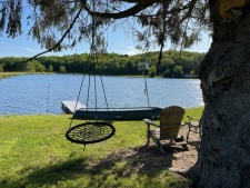 Lake House Charlie's Lakefront Cottage, , on Lake Shawnee in Pennsylvania - Lakehouse Vacation Rental - Lake Home for rent on LakeHouseVacations.com