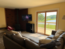 Lake House Charlie's Lakefront Cottage, All new leather sectional, on Lake Shawnee in Pennsylvania - Lakehouse Vacation Rental - Lake Home for rent on LakeHouseVacations.com