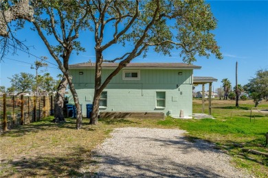 Lake House Hot tub! 10-minute drive to the beach and a short walk to the water s edge!, , on  in Texas - Lakehouse Vacation Rental - Lake Home for rent on LakeHouseVacations.com
