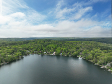 Lakehouse Vacation Rental - Lake Homes for rent on LakeHouseVacations.com, Lake property, Lake House Lake House Rare Opportunity At West Hill , , on West Hill Lake in Connecticut - Lakehouse Vacation Rental - Lake Home for rent on LakeHouseVacations.com