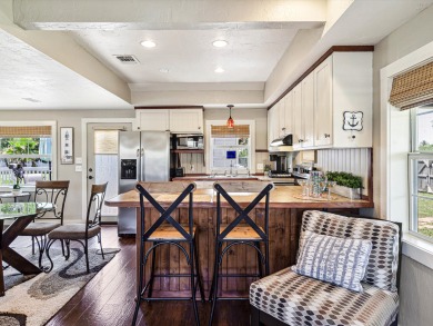 Lake House 2 bed 1 bath, huge yard, screened porch with ceiling fans, near the boat ramp, , on  in Texas - Lakehouse Vacation Rental - Lake Home for rent on LakeHouseVacations.com