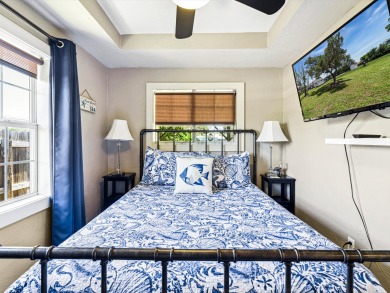 Lake House 2 bed 1 bath, huge yard, screened porch with ceiling fans, near the boat ramp, , on  in Texas - Lakehouse Vacation Rental - Lake Home for rent on LakeHouseVacations.com