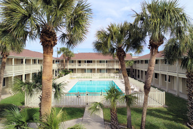 Lake House Located right by the large heated pool. Only a block to the beach!, , on  in Texas - Lakehouse Vacation Rental - Lake Home for rent on LakeHouseVacations.com