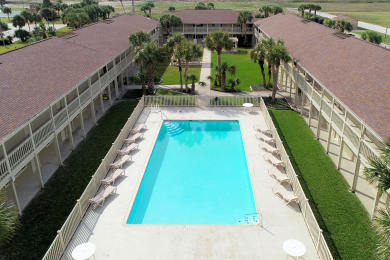Lake House Located right by the large heated pool. Only a block to the beach!, , on  in Texas - Lakehouse Vacation Rental - Lake Home for rent on LakeHouseVacations.com