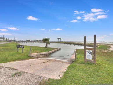 Lake House 720 ft lighted fishing pier, pool, boat launch and docking area, tennis court, , on  in Texas - Lakehouse Vacation Rental - Lake Home for rent on LakeHouseVacations.com
