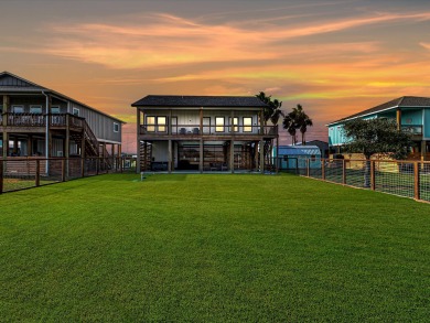 Lake House Hottub, Close to the Beach, Upgraded Furnishings, Fenced yard, BBQ Grill., , on  in Texas - Lakehouse Vacation Rental - Lake Home for rent on LakeHouseVacations.com