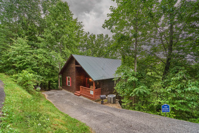 Lake House Romantic Value Cabin - Pool Table, Hot Tub, , on  in Tennessee - Lakehouse Vacation Rental - Lake Home for rent on LakeHouseVacations.com