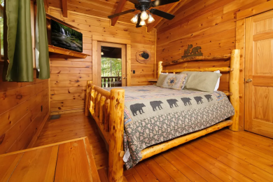 Lake House Oak Tree Lodge You'll Be Rooting for This Smoky Mountain Getaway!, , on  in Tennessee - Lakehouse Vacation Rental - Lake Home for rent on LakeHouseVacations.com