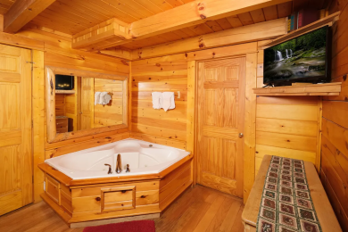 Lake House Oak Tree Lodge You'll Be Rooting for This Smoky Mountain Getaway!, , on  in Tennessee - Lakehouse Vacation Rental - Lake Home for rent on LakeHouseVacations.com