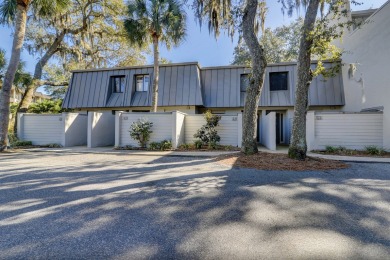 Lake House Relaxing Oceanfront Escape w 2 Bedrooms & Fenced-in Backyard , , on  in South Carolina - Lakehouse Vacation Rental - Lake Home for rent on LakeHouseVacations.com