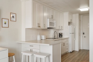 Lake House Chic Waikiki condo! Full kitchen, citymountain views, Wi-Fi, close to beach!, , on  in Hawaii - Lakehouse Vacation Rental - Lake Home for rent on LakeHouseVacations.com