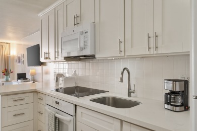 Lake House Chic Waikiki condo! Full kitchen, citymountain views, Wi-Fi, close to beach!, , on  in Hawaii - Lakehouse Vacation Rental - Lake Home for rent on LakeHouseVacations.com