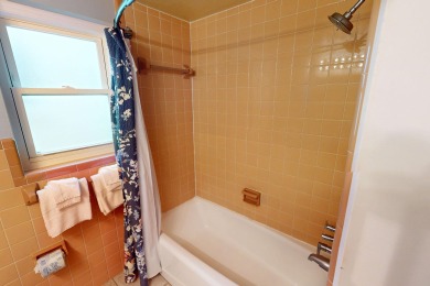 Lake House Updated 2nd Floor Unit by Pool - Only Steps to the Beach - Free WFii, , on  in Florida - Lakehouse Vacation Rental - Lake Home for rent on LakeHouseVacations.com