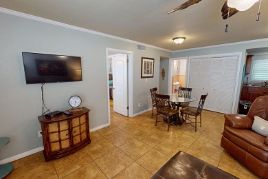 Lake House Updated 2nd Floor Unit by Pool - Only Steps to the Beach - Free WFii, , on  in Florida - Lakehouse Vacation Rental - Lake Home for rent on LakeHouseVacations.com