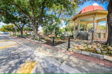 Lake House Walk to the Comal, Schitterbahn and downtown New Braunfels! Dog friendly., , on  in Texas - Lakehouse Vacation Rental - Lake Home for rent on LakeHouseVacations.com