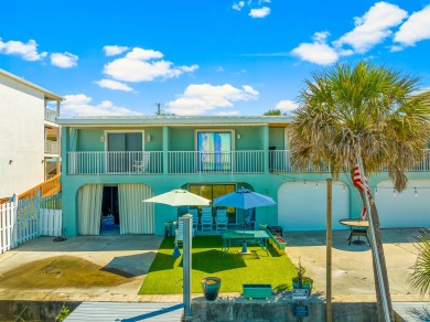 Lake House Snazzy beachfront townhouse! Steps to the beach! , , on  in Florida - Lakehouse Vacation Rental - Lake Home for rent on LakeHouseVacations.com