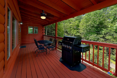 Lake House Gatlinburg Cabin, Fantistic mountain views, pooltable, air hockey, near Golf, , on  in Tennessee - Lakehouse Vacation Rental - Lake Home for rent on LakeHouseVacations.com