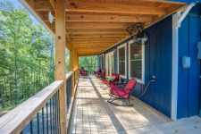  Ad# 27098 lake house for rent on LakeHouseVacations.com, lakehouse, lake home rental, lakehome for rent, vacation, holiday, lodging, lake