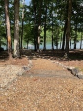 Lakehouse Vacation Rental - Lake Homes for rent on LakeHouseVacations.com, Lake property, Lake House Lake House Oak Rest At Water's Edge, , on Kerr Lake / Buggs Island in Virginia - Lakehouse Vacation Rental - Lake Home for rent on LakeHouseVacations.com