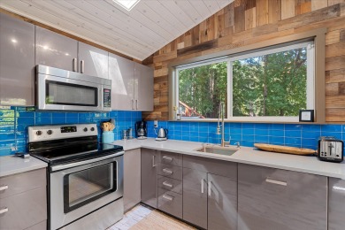 Lake House Sydney's Retreat Stylish & Captivating Treetop Paradise! HtTbPupWiFi, , on  in California - Lakehouse Vacation Rental - Lake Home for rent on LakeHouseVacations.com
