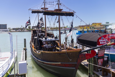 Lake House Beachfront Condo, Walk to John's Pass, , on  in Florida - Lakehouse Vacation Rental - Lake Home for rent on LakeHouseVacations.com