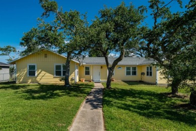 Lake House This one story home is located on the waterfront of Copano Bay. Private Pier, , on  in Texas - Lakehouse Vacation Rental - Lake Home for rent on LakeHouseVacations.com
