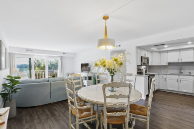 Lake House Sunlight filled villa overlooking the Calibogue Sound, steps from South Beach, , on  in South Carolina - Lakehouse Vacation Rental - Lake Home for rent on LakeHouseVacations.com