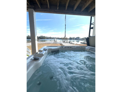 Lake House Heaven's Waterfront Retreat Located in Sneads Ferry , , on  in North Carolina - Lakehouse Vacation Rental - Lake Home for rent on LakeHouseVacations.com