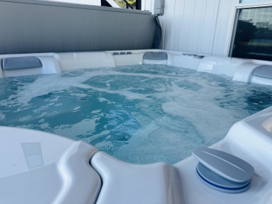 Lake House Heaven's Waterfront Retreat Located in Sneads Ferry , , on  in North Carolina - Lakehouse Vacation Rental - Lake Home for rent on LakeHouseVacations.com