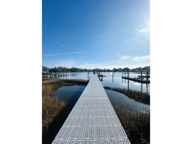 Lake House Heaven's Waterfront Retreat Located in Sneads Ferry , , on  in North Carolina - Lakehouse Vacation Rental - Lake Home for rent on LakeHouseVacations.com