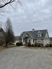 Lake House Eagles View, Welcome to Eagles View!  
Roadside entrance with plenty of parking., on Kerr Lake / Buggs Island in Virginia - Lakehouse Vacation Rental - Lake Home for rent on LakeHouseVacations.com
