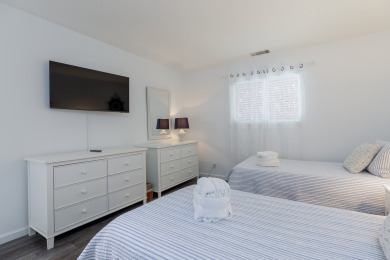 Lake House 10 Lawton Road Sea Pines home with Private Pool. 3BD2BTSleeps 8, , on  in South Carolina - Lakehouse Vacation Rental - Lake Home for rent on LakeHouseVacations.com