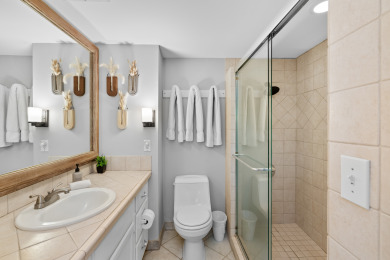 Lake House Royal Kahili B204 Central AC Across from Lyman s &amp Banyans, , on  in Hawaii - Lakehouse Vacation Rental - Lake Home for rent on LakeHouseVacations.com