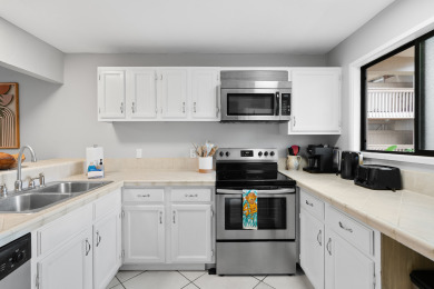 Lake House Royal Kahili B204 Central AC Across from Lyman s &amp Banyans, , on  in Hawaii - Lakehouse Vacation Rental - Lake Home for rent on LakeHouseVacations.com