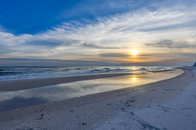 Lake House New Listing at Grand Caribbean! Sea Sparrow Nest is a 1 BR 1BA that sleeps 6, , on  in Florida - Lakehouse Vacation Rental - Lake Home for rent on LakeHouseVacations.com