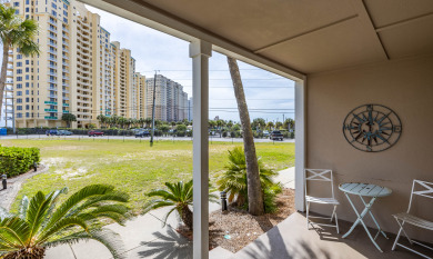 Lake House New Listing at Grand Caribbean! Sea Sparrow Nest is a 1 BR 1BA that sleeps 6, , on  in Florida - Lakehouse Vacation Rental - Lake Home for rent on LakeHouseVacations.com