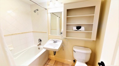 Lake House New Listing! Pilot House 328 beach tram, free wifi, huge pool area, , on  in Florida - Lakehouse Vacation Rental - Lake Home for rent on LakeHouseVacations.com