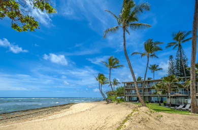 Lake House Beachfront with air conditioning, walk to everything, BEST location!, , on  in Hawaii - Lakehouse Vacation Rental - Lake Home for rent on LakeHouseVacations.com