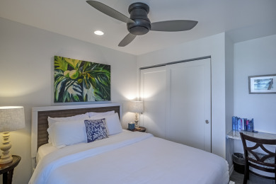 Lake House Beachfront with air conditioning, walk to everything, BEST location!, , on  in Hawaii - Lakehouse Vacation Rental - Lake Home for rent on LakeHouseVacations.com