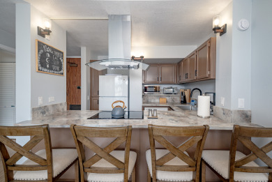 Lake House Renovated air conditioned 2 bed2bath condo in the Heart of Hilo!, , on  in Hawaii - Lakehouse Vacation Rental - Lake Home for rent on LakeHouseVacations.com