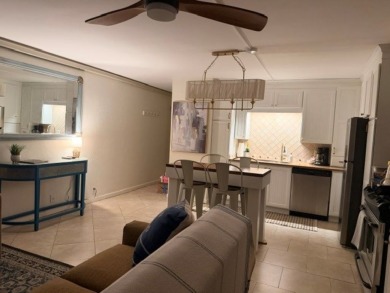 Lake House 2 Bedroom Bath Ocean View Condo - New Listing! Literally steps to the ocean, , on  in Hawaii - Lakehouse Vacation Rental - Lake Home for rent on LakeHouseVacations.com