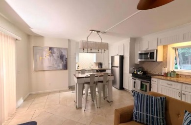 Lake House 2 Bedroom Bath Ocean View Condo - New Listing! Literally steps to the ocean, , on  in Hawaii - Lakehouse Vacation Rental - Lake Home for rent on LakeHouseVacations.com