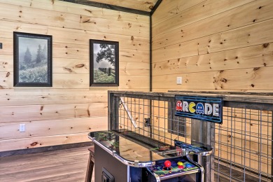 Lake House Wanderlust Pool Cabin Private Pool, Hot Tub, , on  in Tennessee - Lakehouse Vacation Rental - Lake Home for rent on LakeHouseVacations.com