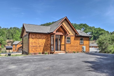 Lake House Wanderlust Pool Cabin Private Pool, Hot Tub, , on  in Tennessee - Lakehouse Vacation Rental - Lake Home for rent on LakeHouseVacations.com